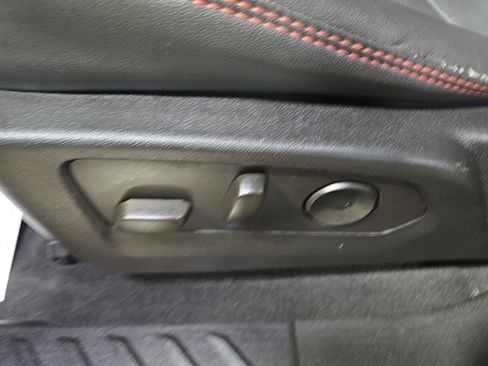 Used 2023 Chevrolet Colorado Z71 w/ Z71 Convenience Package 2 image 27