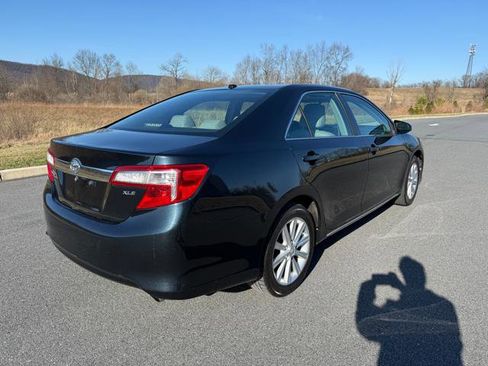 Used 2014 Toyota Camry XLE w/ Leather Package image 6