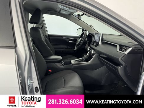 Used 2025 Toyota RAV4 XLE AWD/4WD image 20
