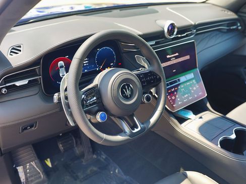 New 2024 Maserati Grecale GT image 18