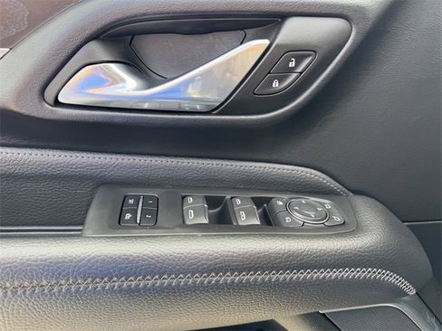 Used 2024 GMC Yukon XL Denali image 22