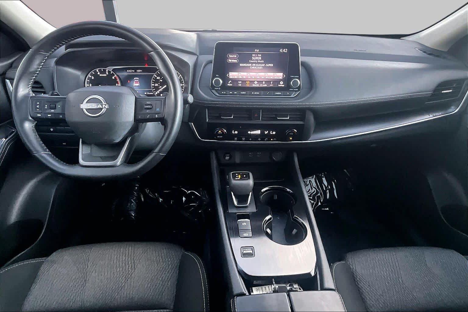 Used 2025 Nissan Rogue SV FWD image 30