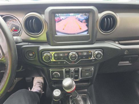 Used 2022 Jeep Wrangler Unlimited Sport AWD/4WD image 6