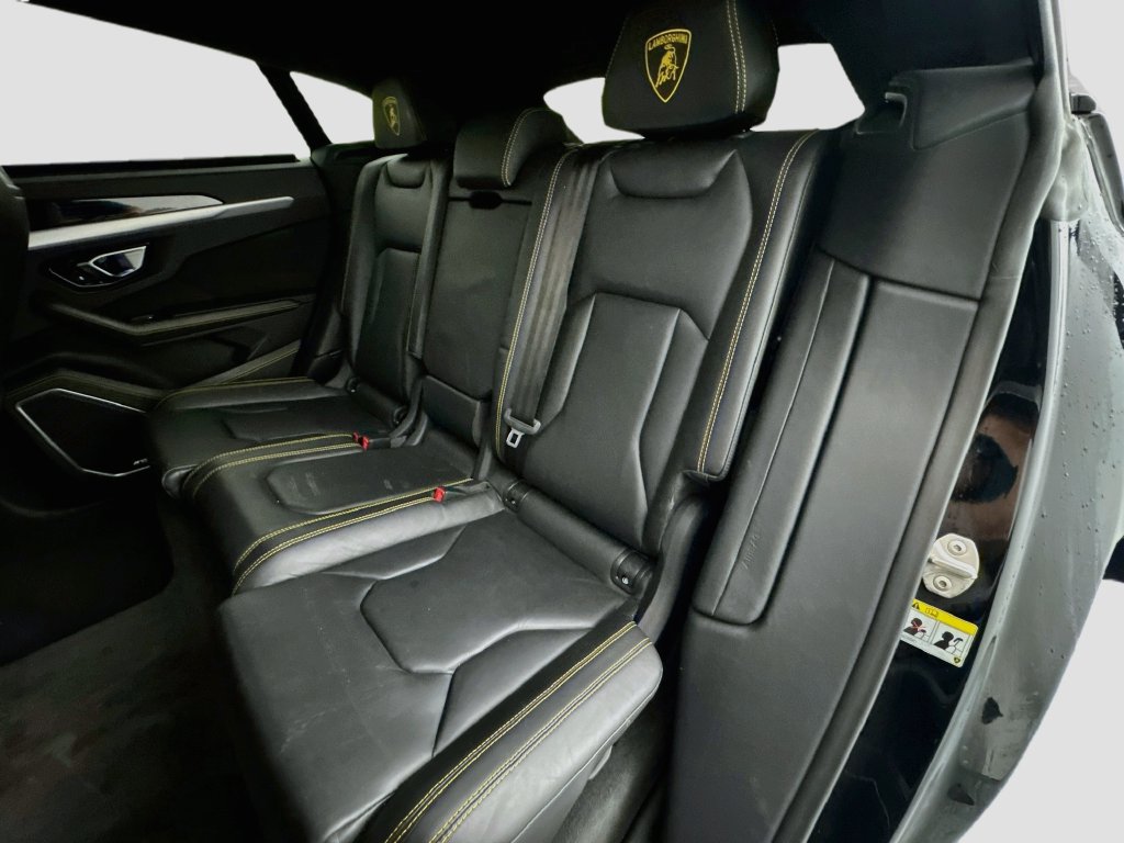 Used 2022 Lamborghini Urus AWD/4WD image 26