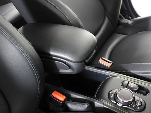 Used 2019 MINI Cooper Countryman S w/ Premium Package image 16