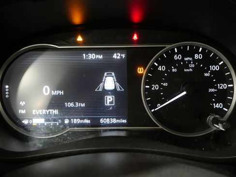 Used 2023 Nissan Versa SV image 14