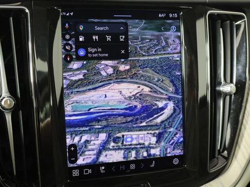 Used 2023 Volvo XC60 B5 Plus w/ Climate Package image 32