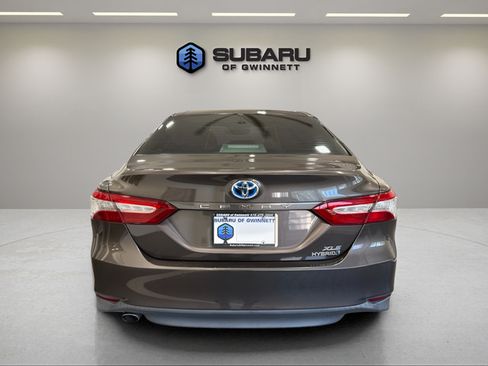 Used 2018 Toyota Camry XLE FWD image 4