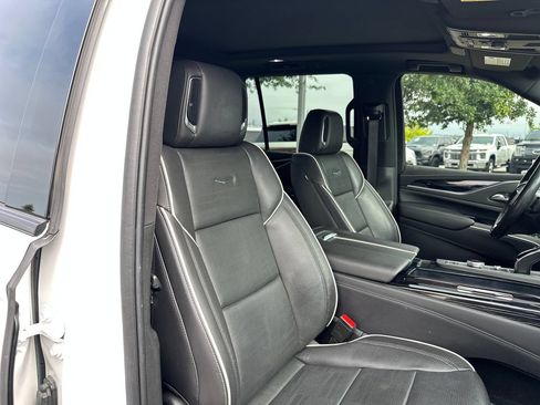 Used 2022 Cadillac Escalade Sport w/ Touring Package AWD/4WD image 40