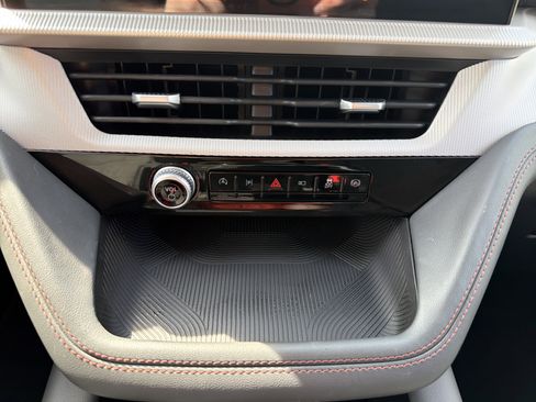 Used 2025 Ford Explorer Active image 21