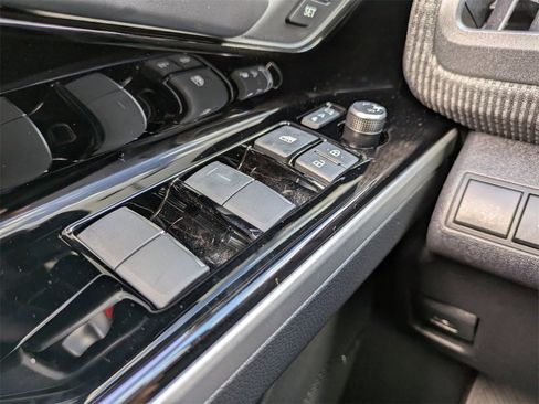 Used 2024 Subaru Solterra Limited image 20