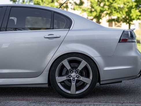 Used 2009 Pontiac G8 GXP RWD image 5