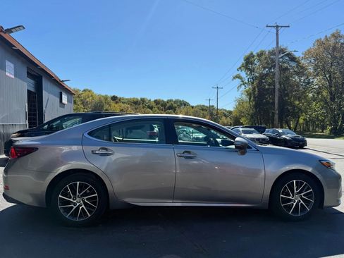 Used 2016 Lexus ES 350 ES 350 Sedan 4D image 6