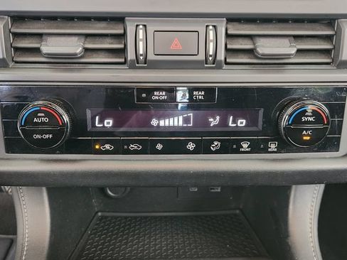 Used 2023 Nissan Pathfinder S FWD image 19