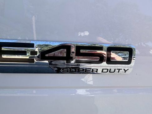 Used 2017 Ford E-450 and Econoline 450 Super Duty w/ Motorhome Prep Package RWD image 32