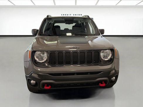 Used 2021 Jeep Renegade Trailhawk AWD/4WD image 2
