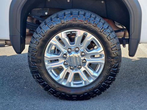 Certified 2022 GMC Sierra 3500 Denali w/ Denali Ultimate Package AWD/4WD image 12