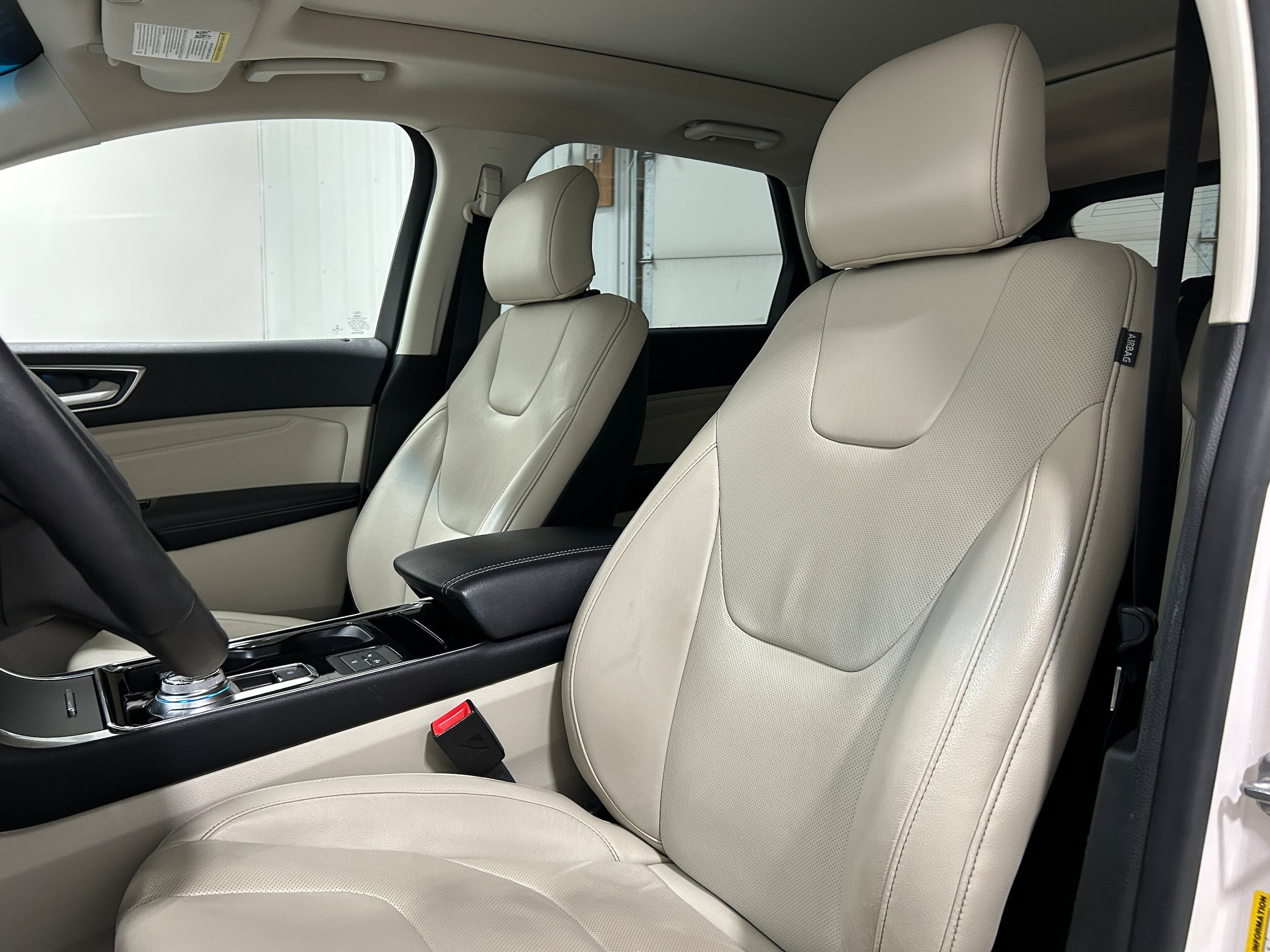 Used 2019 Ford Edge Titanium w/ Equipment Group 301A AWD/4WD image 27
