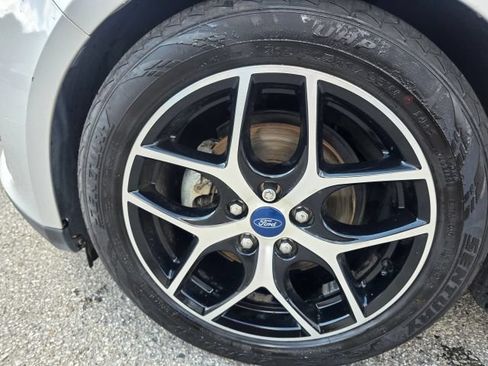 Used 2018 Ford Focus SEL FWD image 9