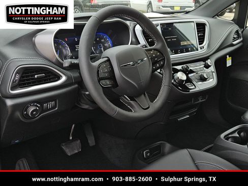 New 2026 Chrysler Pacifica Select image 22