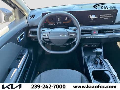 New 2025 Kia K4 LXS image 16