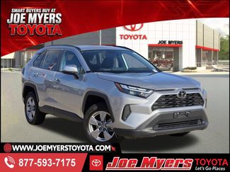 Used 2025 Toyota RAV4 XLE FWD video 1