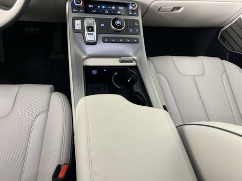 Used 2024 Hyundai Palisade Calligraphy image 18