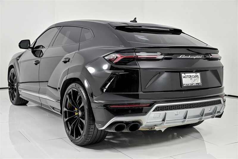 Used 2021 Lamborghini Urus AWD/4WD image 7