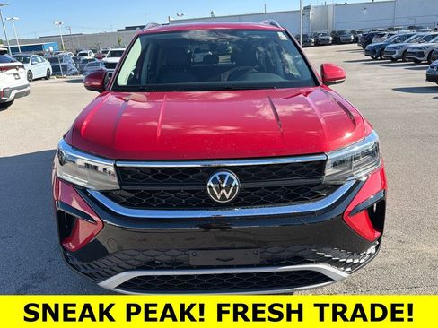 Used 2023 Volkswagen Taos SE w/ Panoramic Sunroof Package AWD/4WD image 2