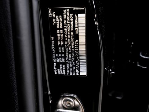 Used 2024 Porsche Macan image 47