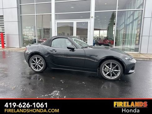 Used 2022 MAZDA MX-5 Miata Grand Touring w/ Weather Package image 11