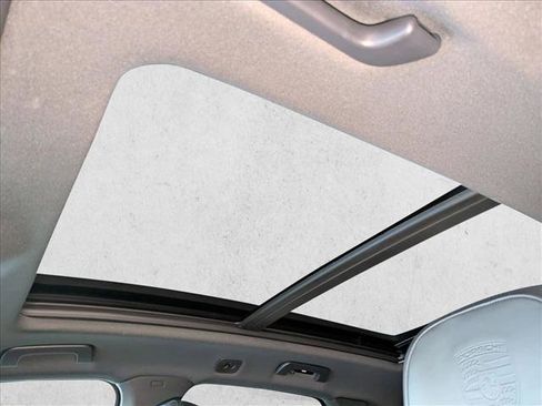 Used 2023 Porsche Cayenne Platinum Edition image 18