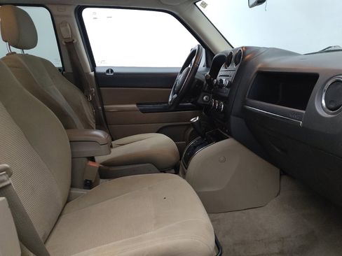 Used 2015 Jeep Patriot Latitude image 21