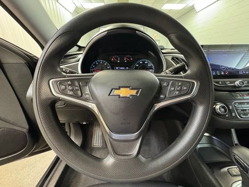 Used 2022 Chevrolet Malibu LT FWD image 31