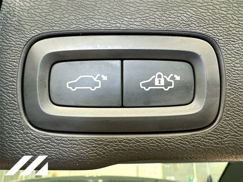 Used 2022 Volvo XC60 B6 Inscription w/ Advanced Package image 30