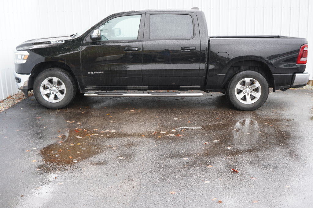 Used 2023 RAM 1500 Laramie AWD/4WD image 3