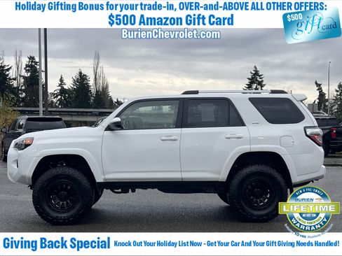 Used 2022 Toyota 4Runner SR5 image 2
