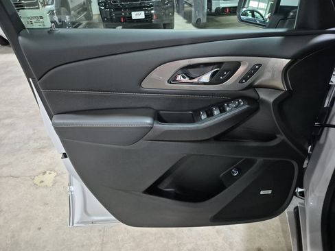 Certified 2023 Chevrolet Traverse Premier image 24