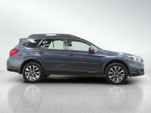 Used 2017 Subaru Outback 3.6R Limited AWD/4WD image 6