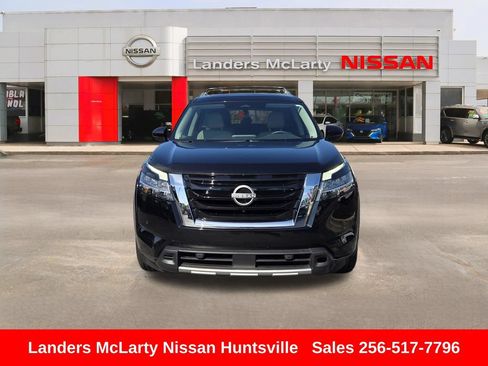 Used 2023 Nissan Pathfinder SL w/ SL Premium Package FWD image 11