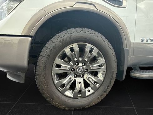 Used 2017 Nissan Titan Platinum Reserve image 9