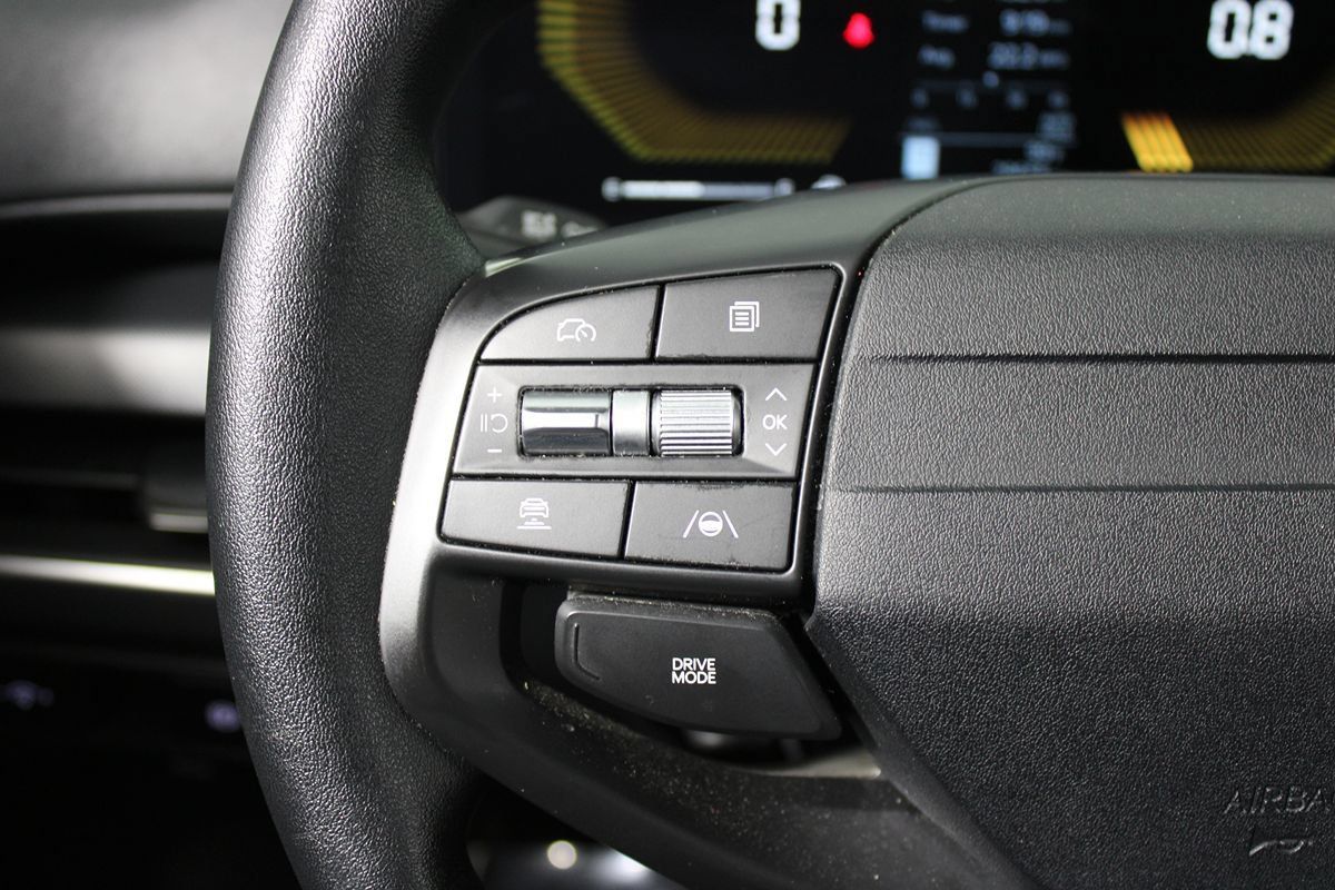 Used 2025 Kia K4 FWD image 11