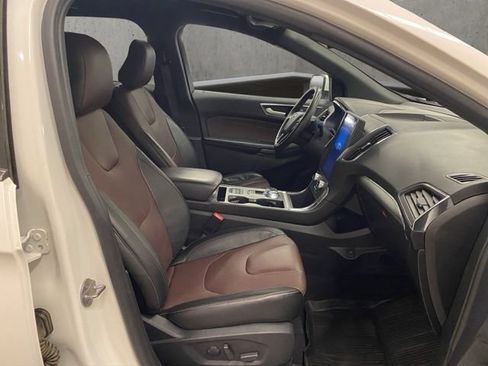 Used 2021 Ford Edge Titanium w/ Equipment Group 301A AWD/4WD image 21