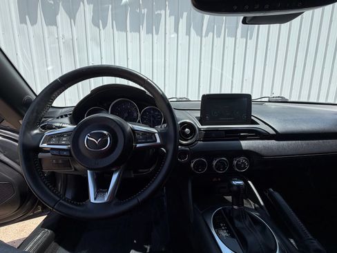 Used 2022 MAZDA MX-5 Miata Grand Touring w/ Weather Package RWD image 12