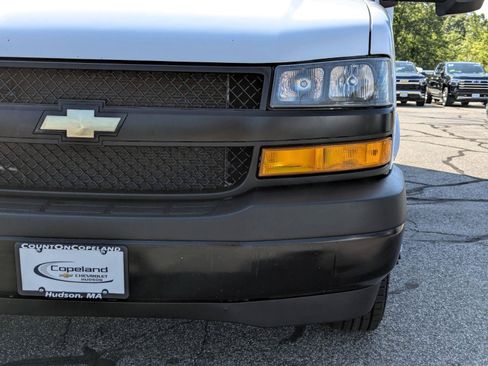 Used 2023 Chevrolet Express 3500 w/ Power Convenience Package RWD image 28