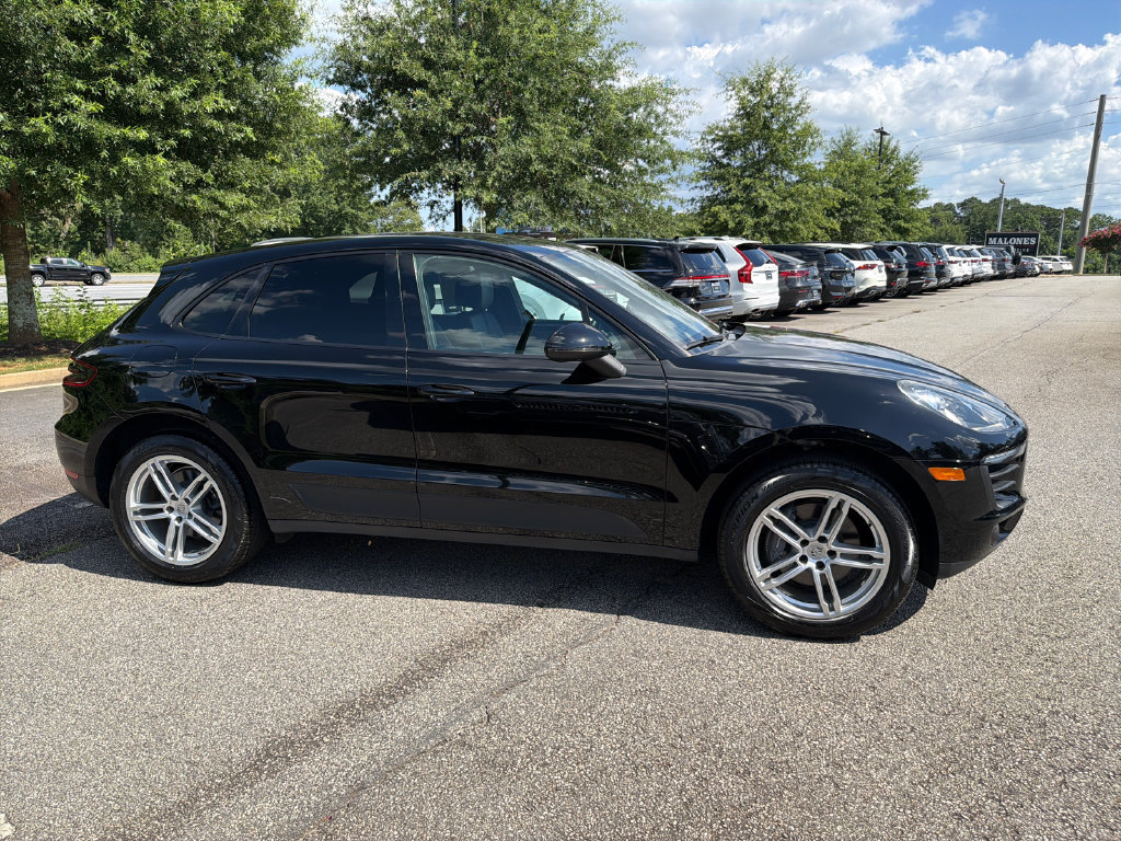 Used 2018 Porsche Macan AWD/4WD image 8