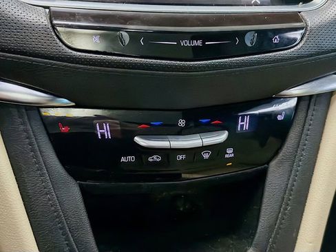 Used 2017 Cadillac XT5 Luxury w/ Driver Awareness Package image 16