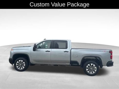Used 2024 Chevrolet Silverado 2500 Custom w/ Custom Value Package AWD/4WD image 5