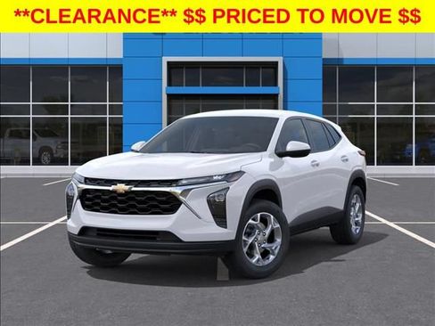 New 2026 Chevrolet Trax LS w/ LS Convenience Package FWD image 6