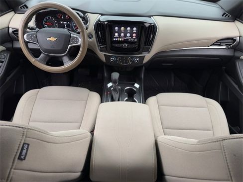 Used 2023 Chevrolet Traverse LS image 10